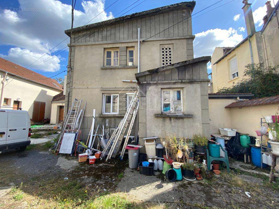 Maison à BONNIERES-SUR-SEINE