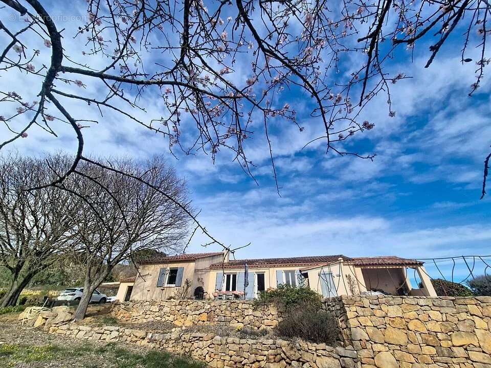 Maison à COTIGNAC