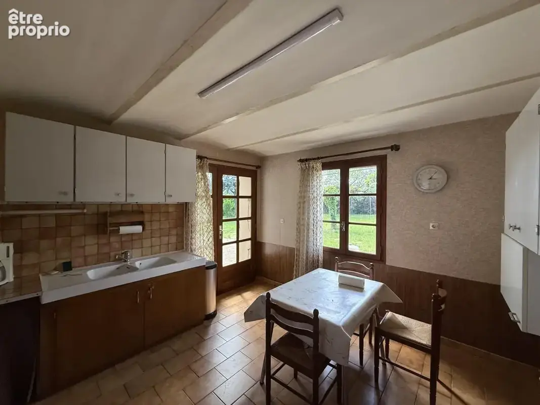 Maison 170 m² à Saint-Laurent-Du-Pape  - photo 7