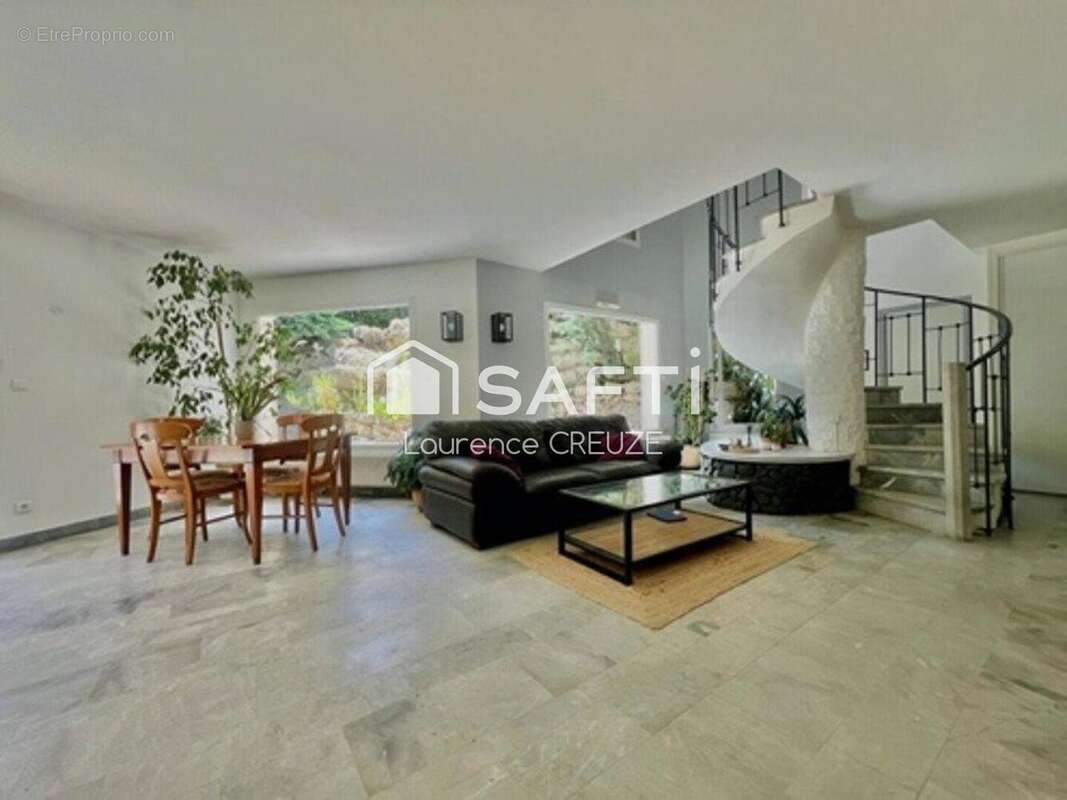 Photo 4 - Maison à MONTFERRAND-LE-CHATEAU