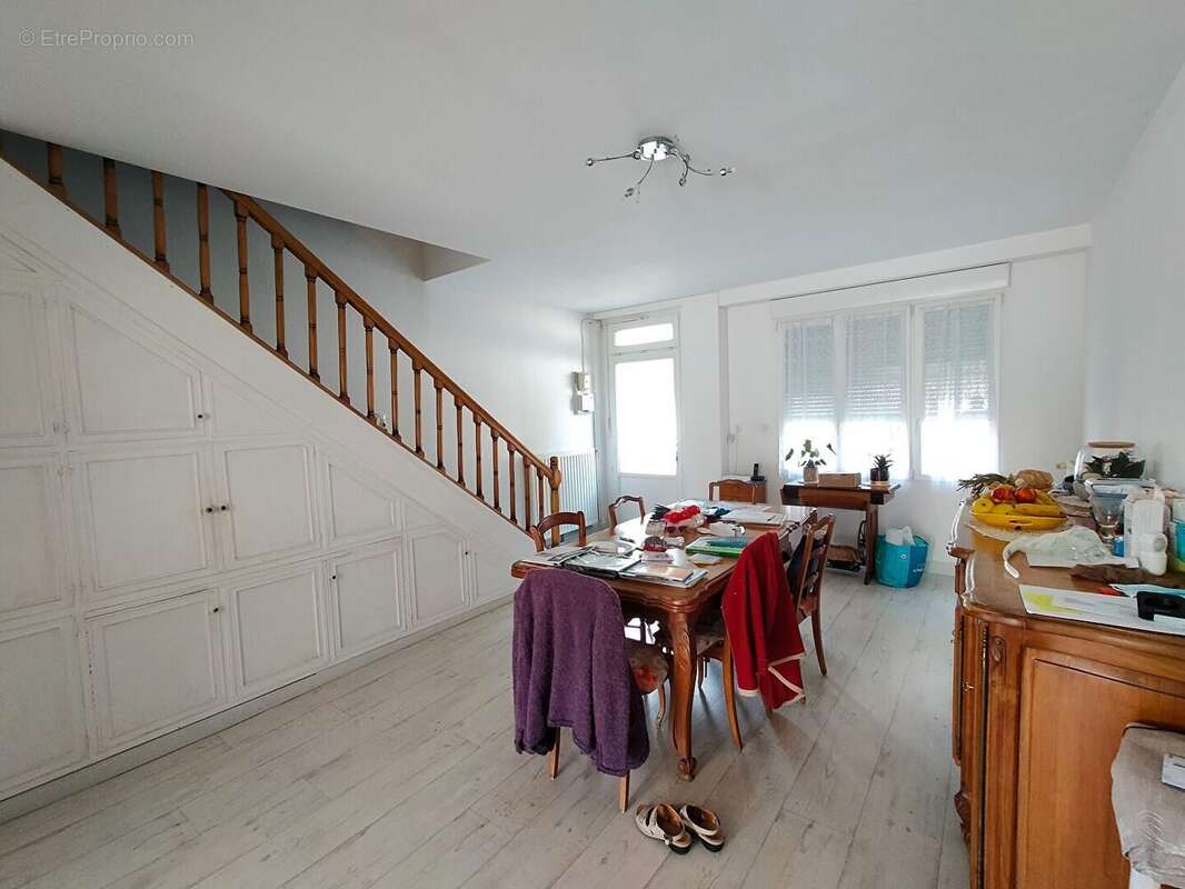 Maison à VILLAINES-LA-JUHEL