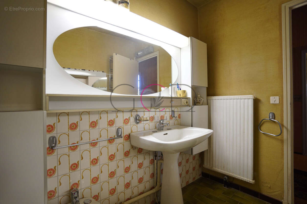 Maison à VENTABREN
