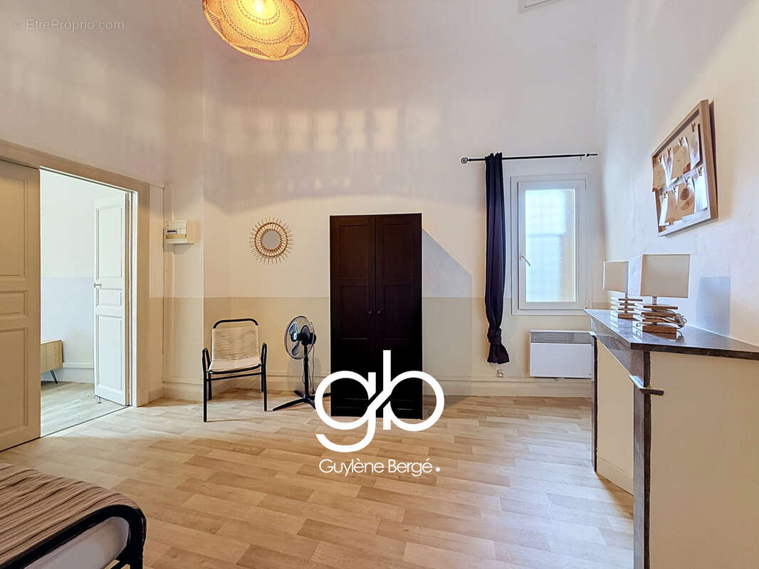Ensemble immobilier de caractère avec maison de village, appartement T2 et studio indépendants    Aubais - photo 8