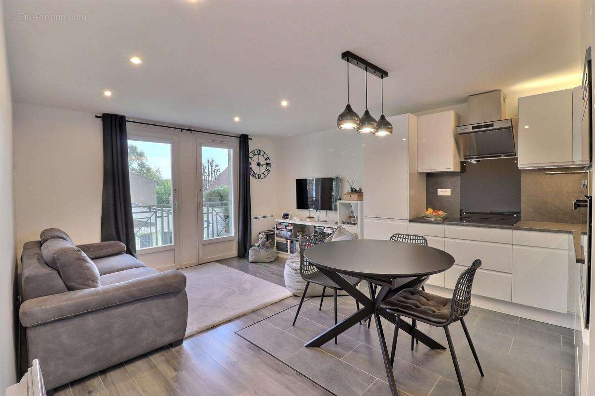 Appartement à SAINT-NOM-LA-BRETECHE