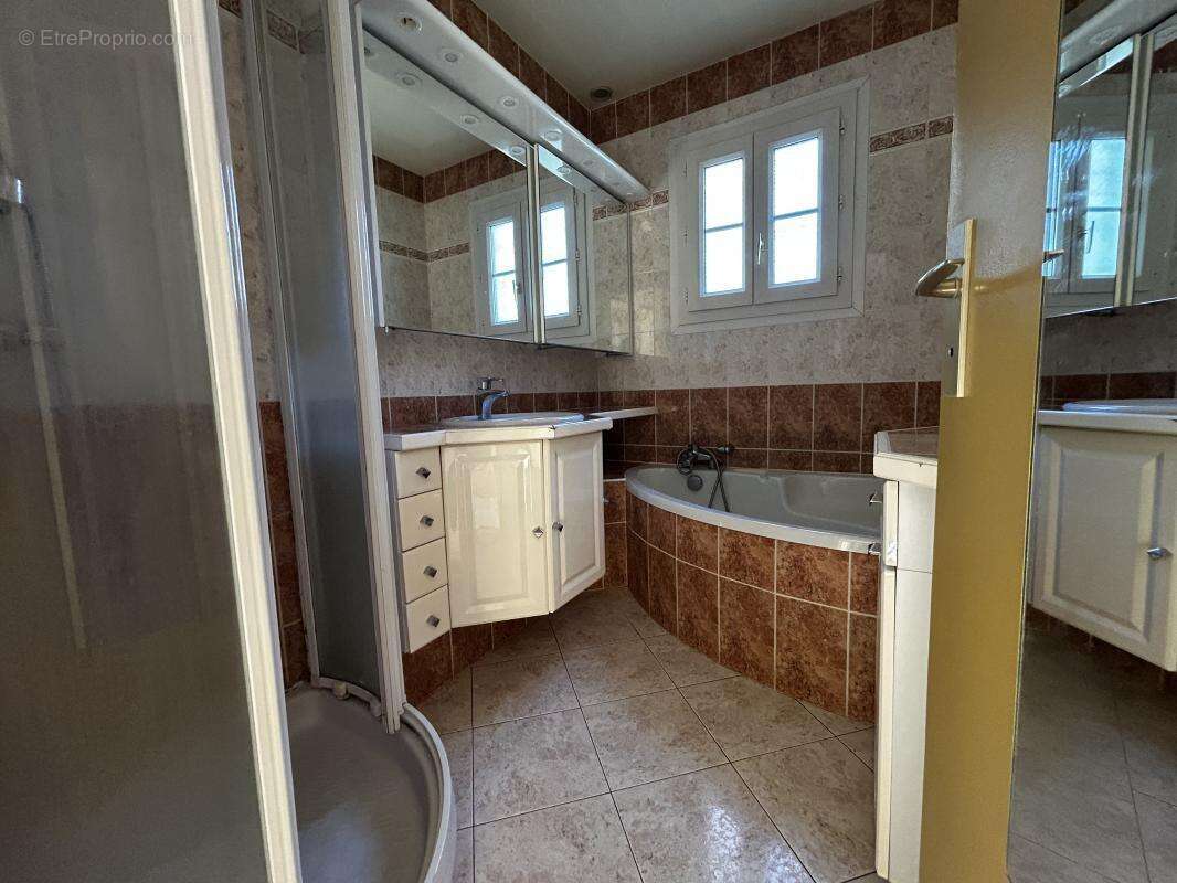 Maison à VARENNES-VAUZELLES