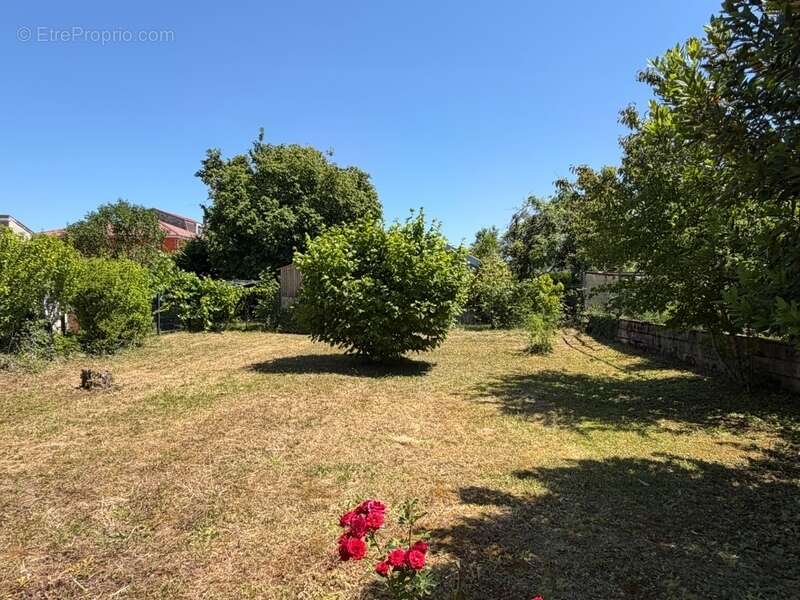 Pavillon de plain pied, 2 chambres, garage et jardin clos - photo 8