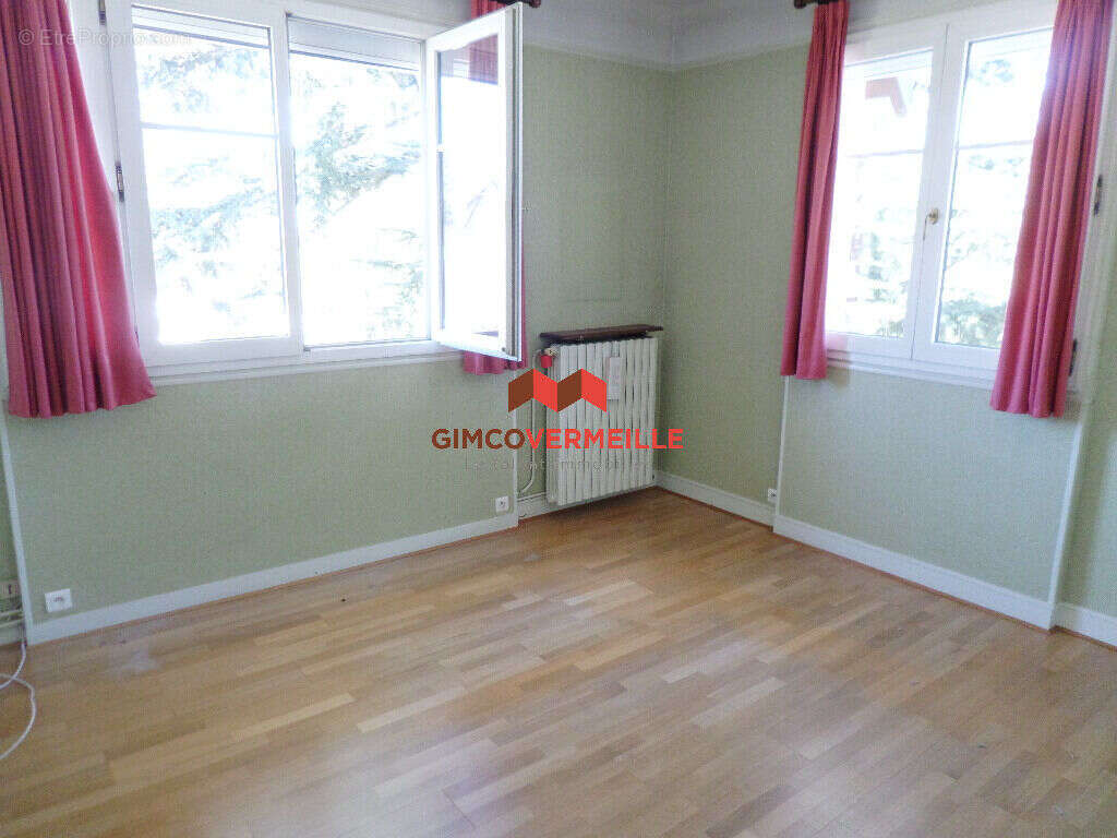 Maison à LA CELLE-SAINT-CLOUD