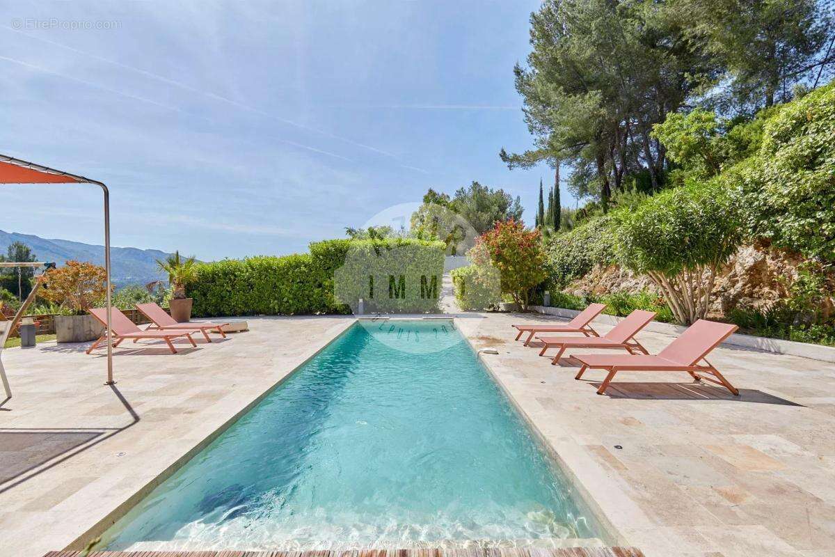 Maison à ROQUEVAIRE