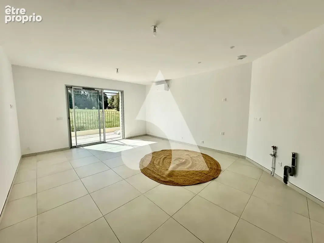 Villelaure - Appartement T3 de 56,30 m2 hab avec terrasse + 2 places de stationnement - photo 4