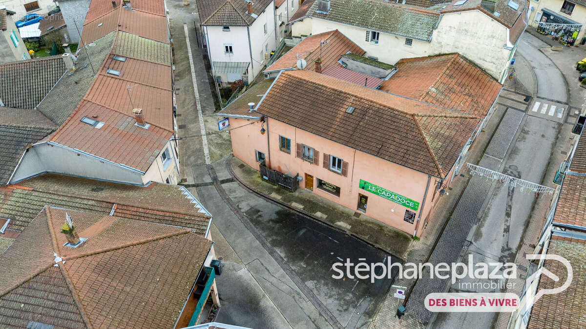 Appartement à rénover ou à diviser de 159m² de surface utile à VILLARS-LES-DOMBES - Possibilité de créer deux T3 de 77m² ! - photo 13