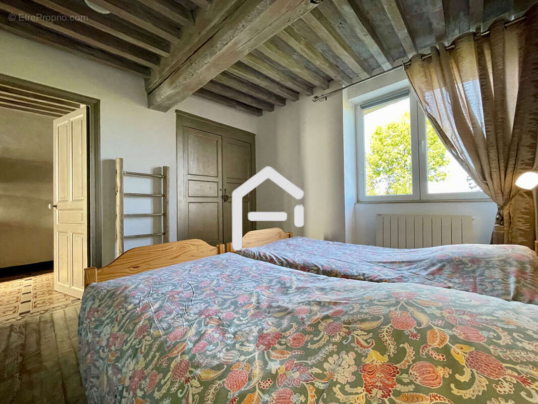 Maison à DUN-LES-PLACES