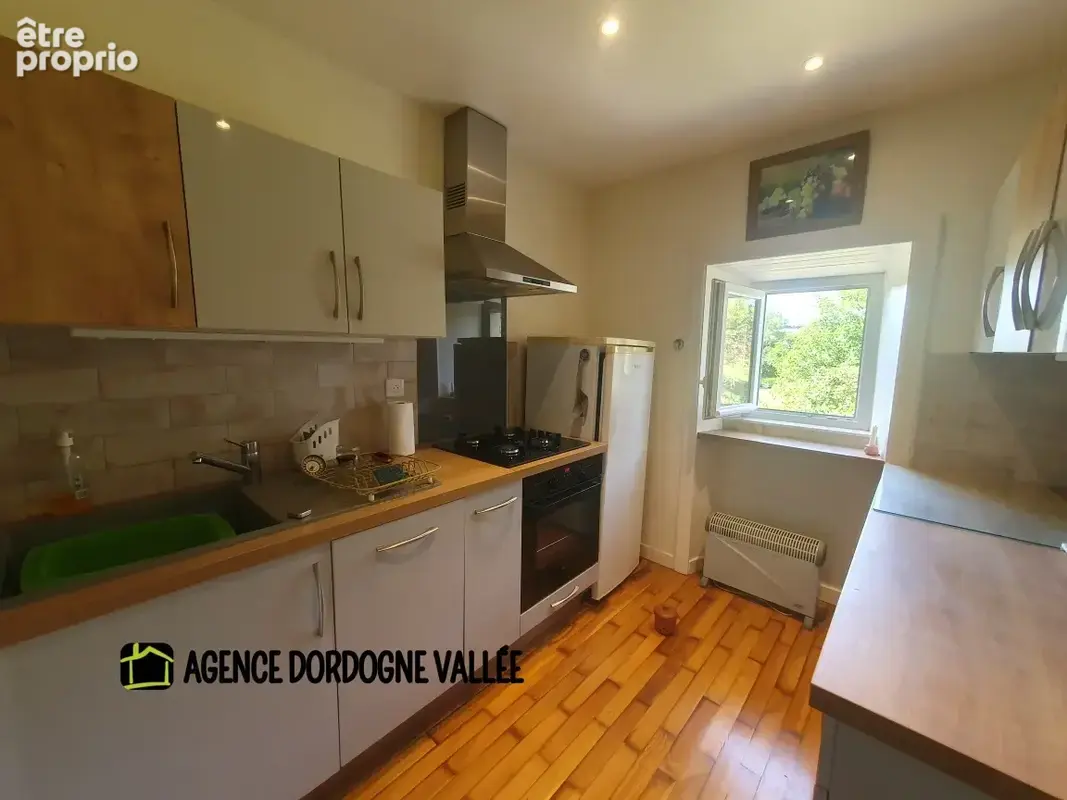 Propriété d'exception en xaintrie, 2,2 ha bois et prés attenants, dépendance ,trés bon état . - photo 8