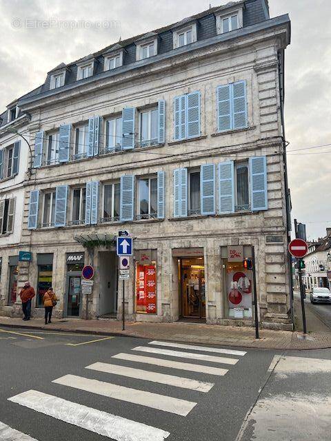 Commerce à COSNE-COURS-SUR-LOIRE