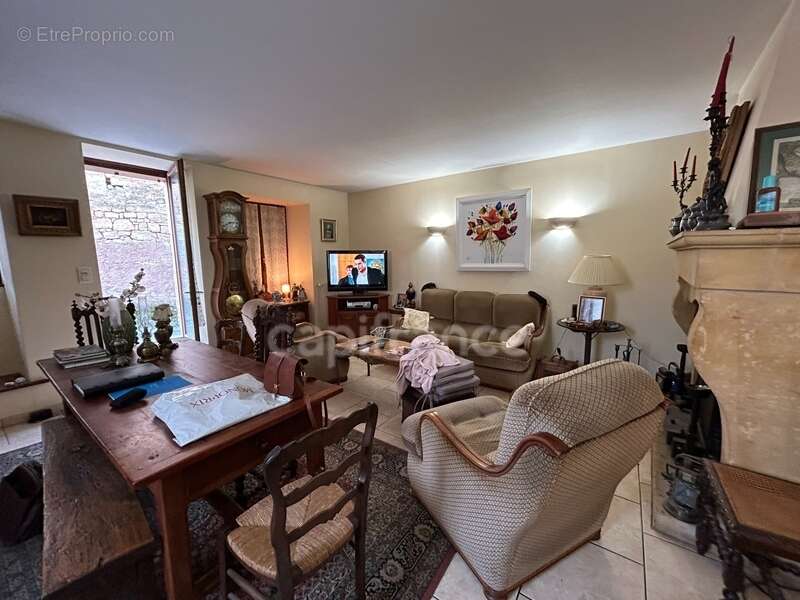 Maison à CHERVEIX-CUBAS