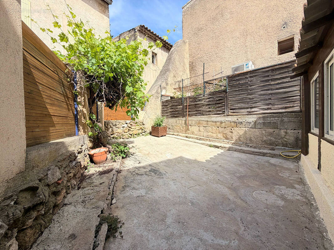 Maison à CADENET