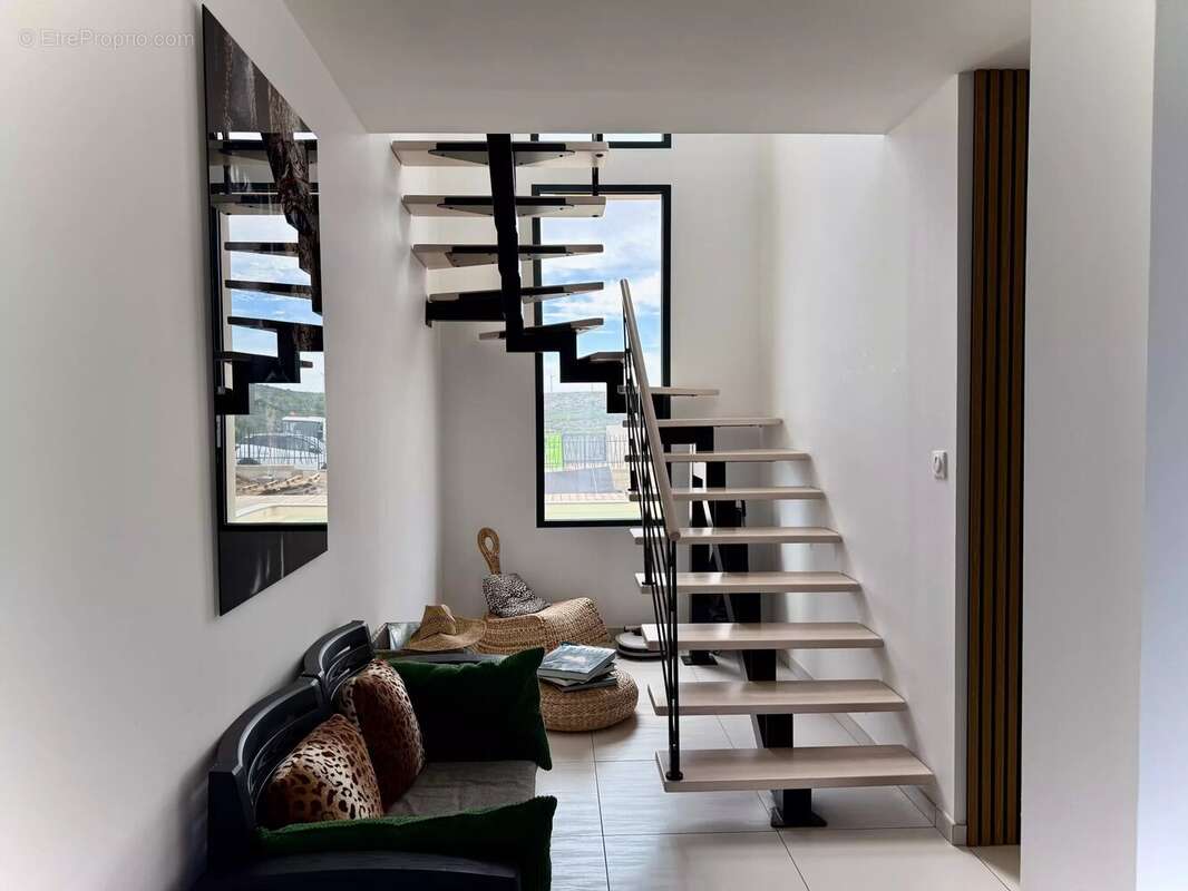 Villa contemporaine d'exception toit terrasse, vue imprenable sur la mer et studio indépendant - photo 2