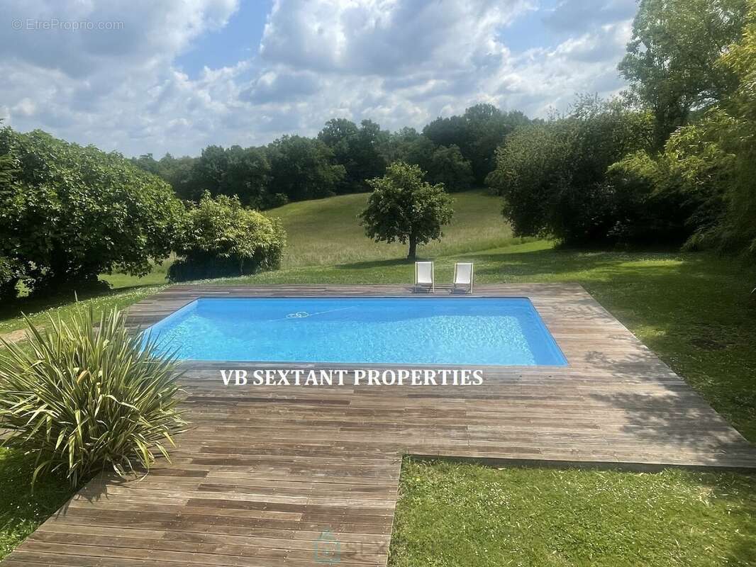 A 15mn de Bordeaux,  environnement exceptionnel pour ce domaine de 8 hectares avec 3 maisons - photo 5