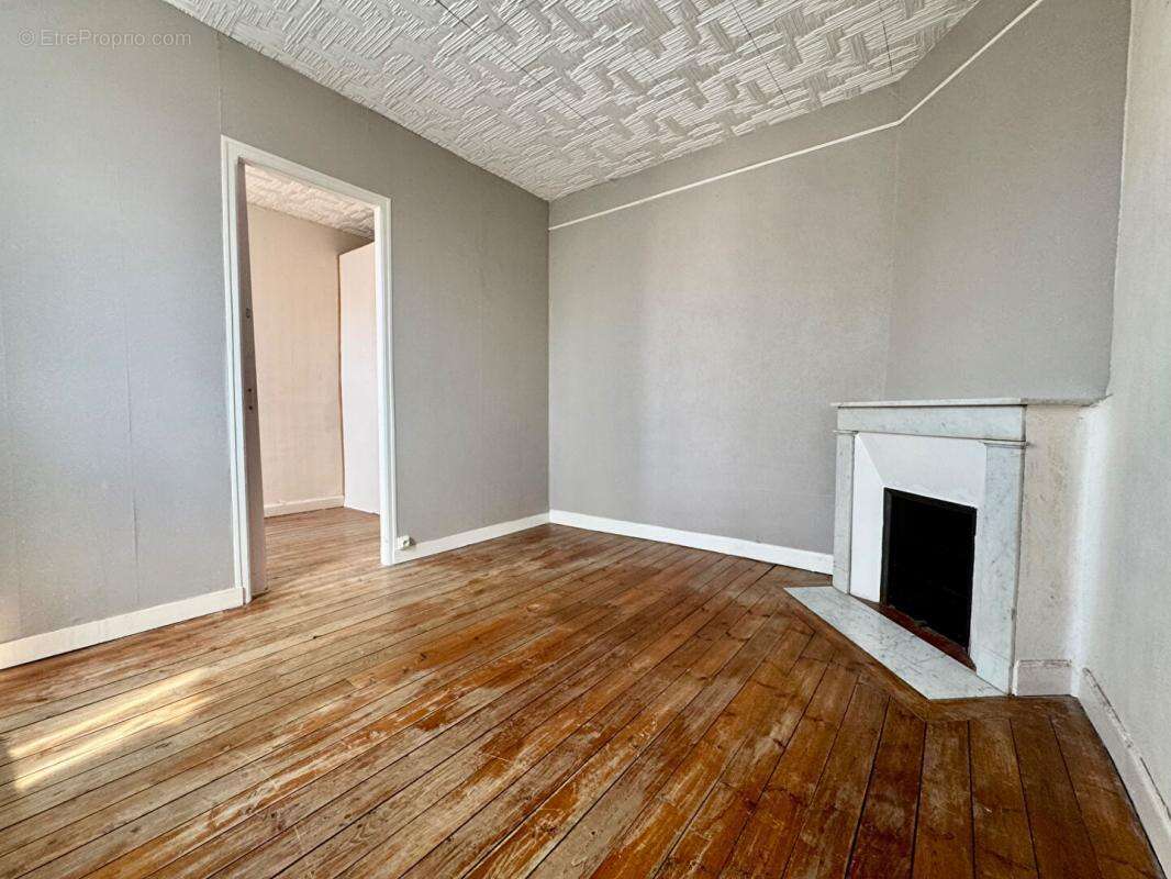 Maison centre-ville Moreuil , 2 chambres , jardin cave 94m2 - photo 7
