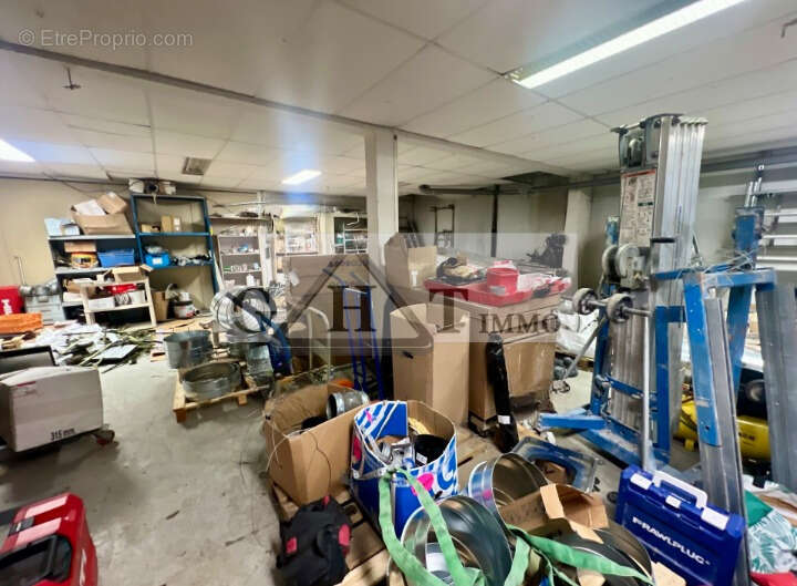 Commerce à ROMAINVILLE