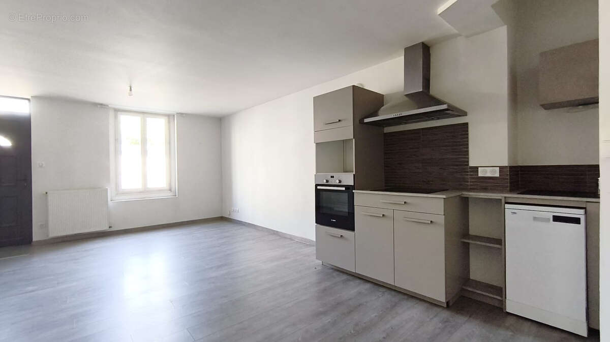 Ens. LOCATIF, 76m2, 2 Garages, COGNAC - photo 6
