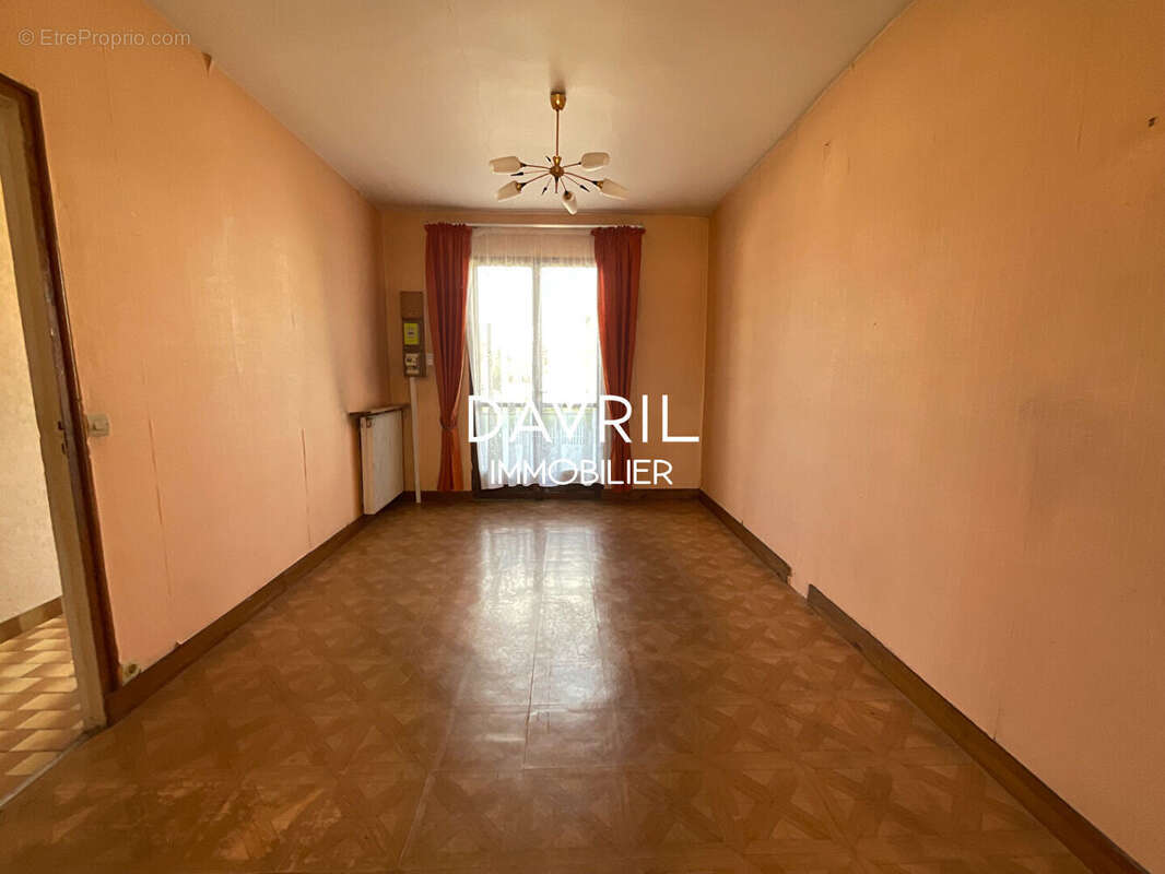 Maison à MAURECOURT