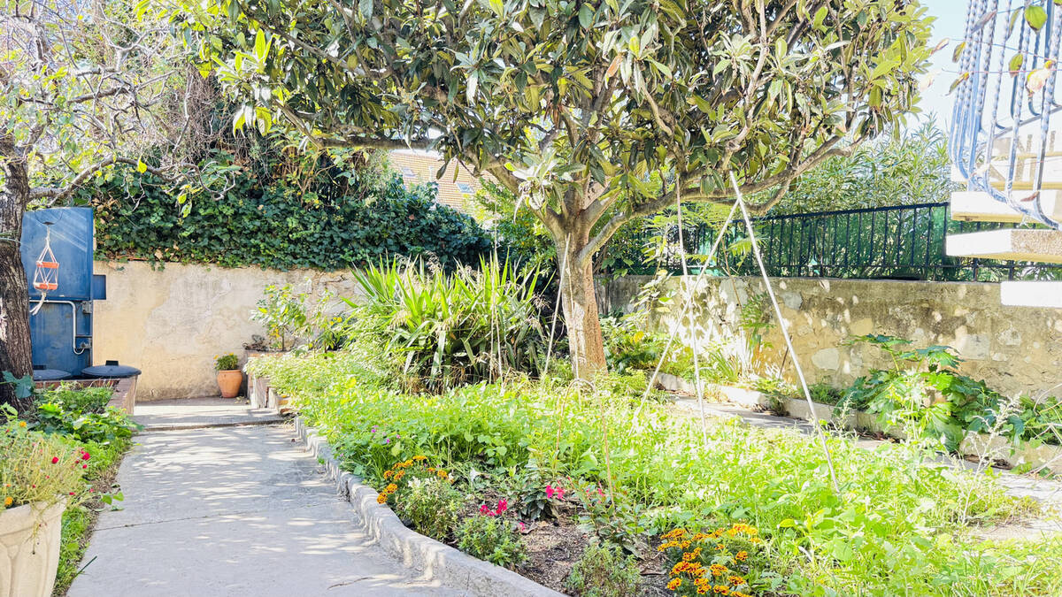 Appartement à MARSEILLE-4E