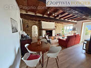 Maison à BOURG-DES-COMPTES