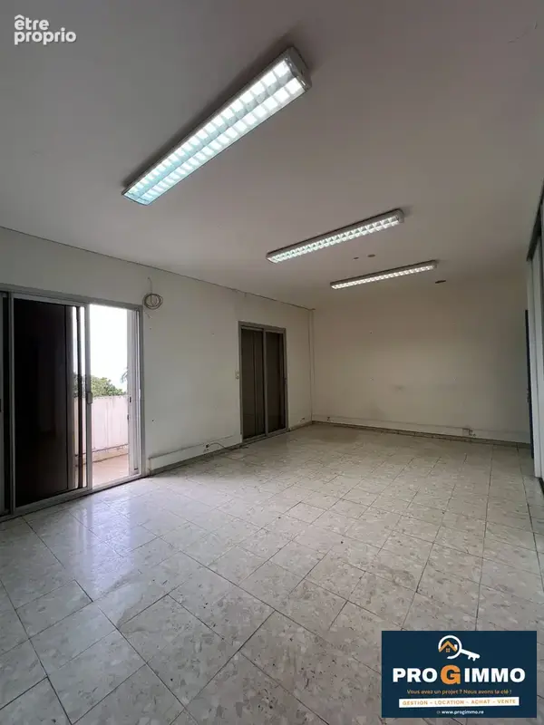 Commerce 1 500 m² à vendre à Saint-Denis (97400) - photo 8