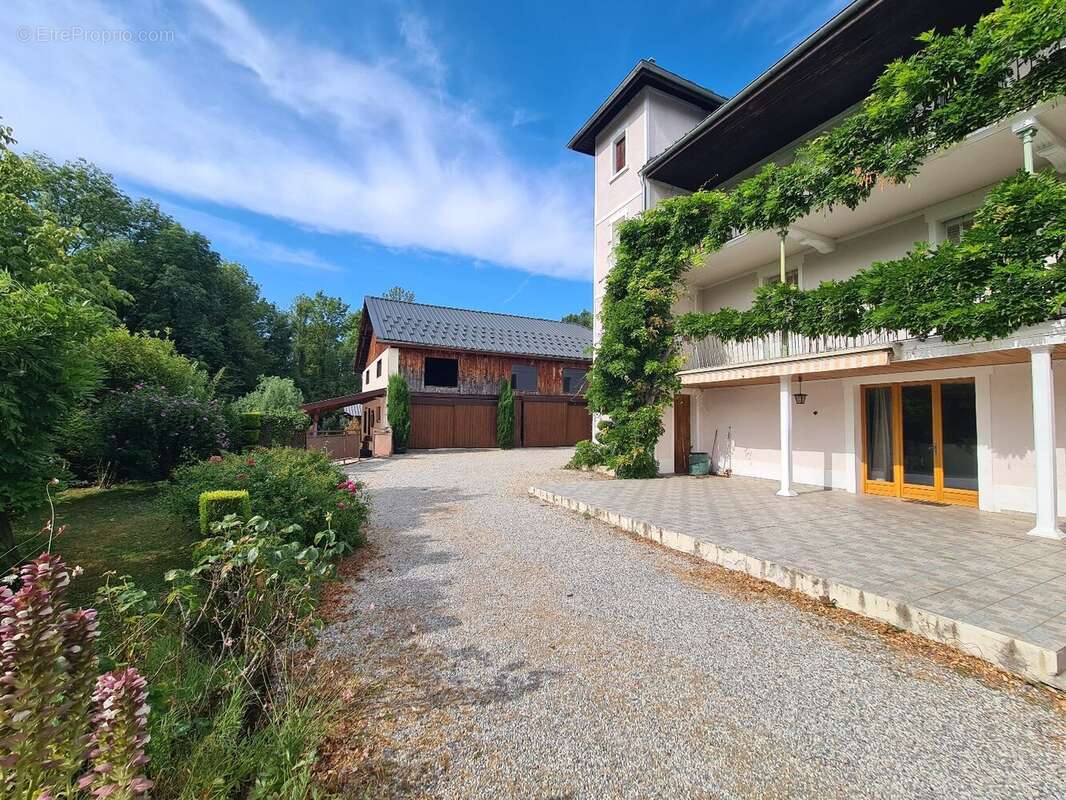 Maison 565 m² à Verrens-Arvey  - photo 11