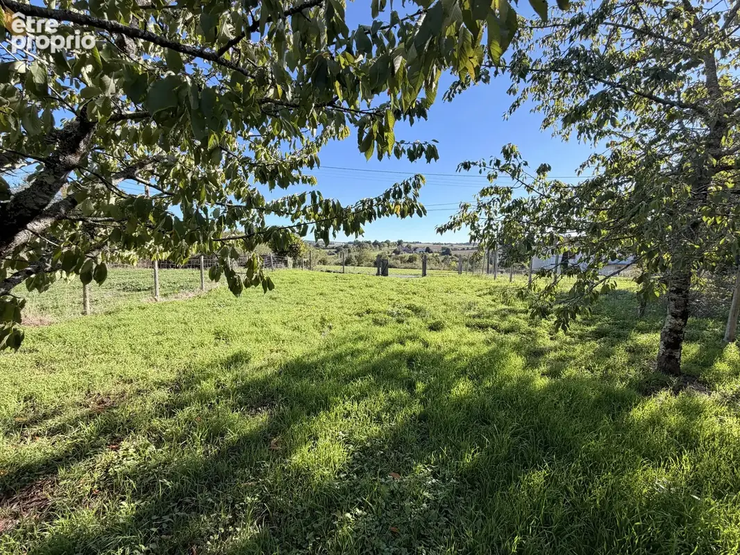 Charmante maison de campagne avec vue sur la vallée et jardin de plus de 800 m² - photo 2