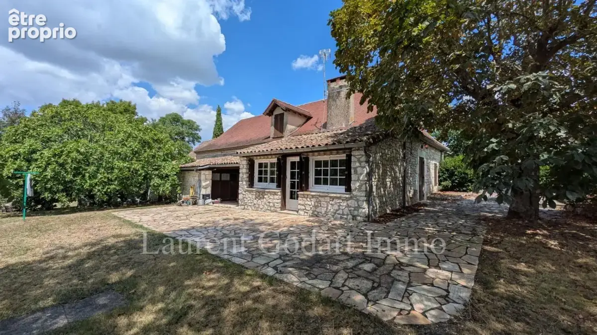 Maison en pierres avec dépendances - photo 2