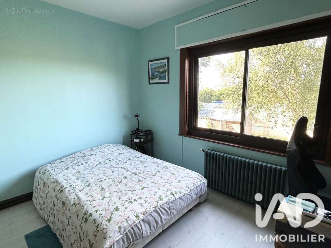 Maison 303 m² à Guilly  - photo 8