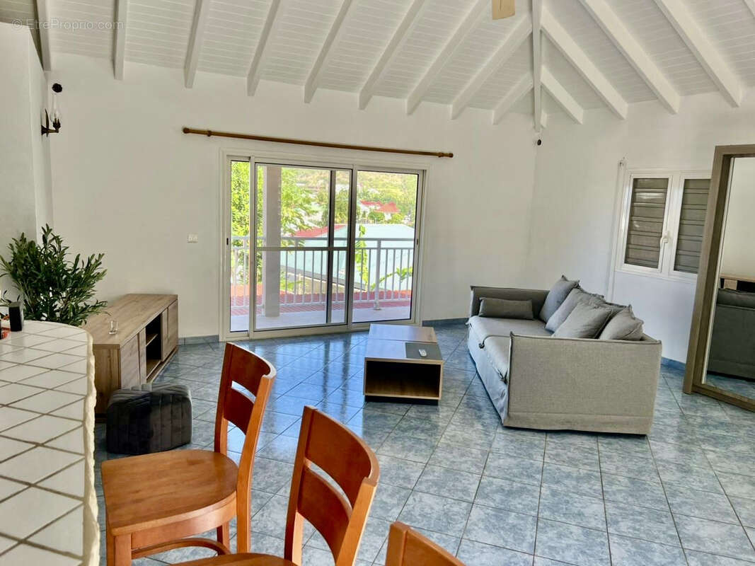 Maison à CAPESTERRE-BELLE-EAU