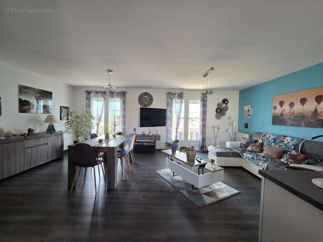 Maison à SAINT-LEONARD-DE-NOBLAT