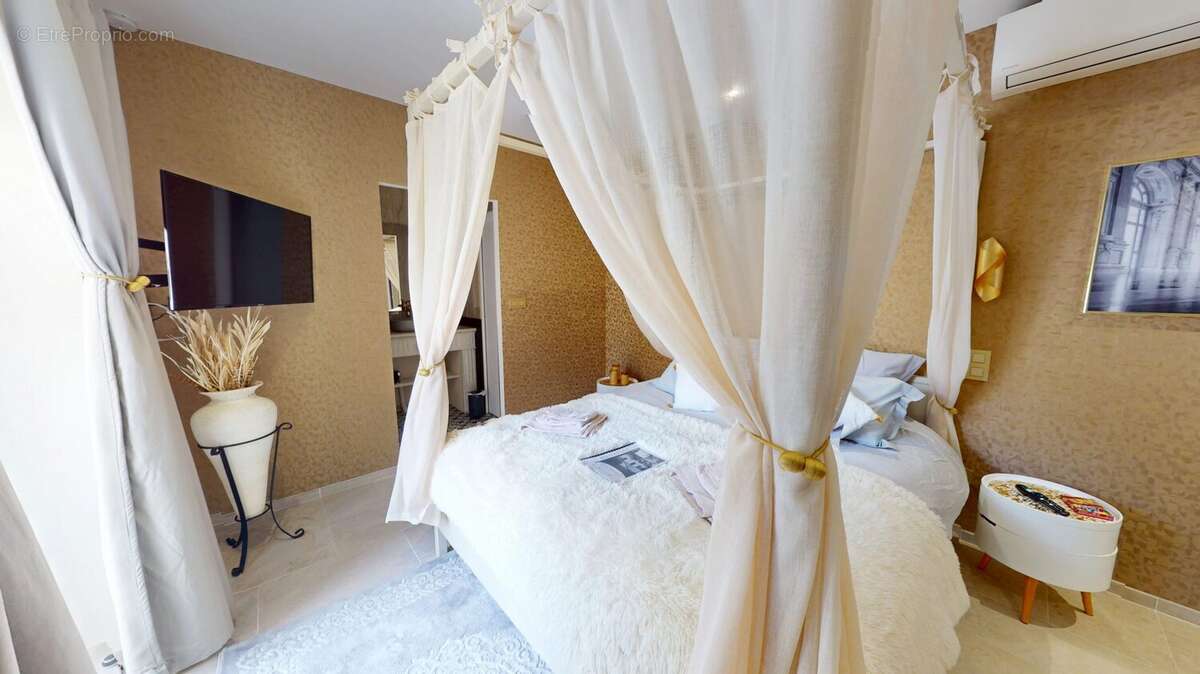 Maison 268 m² à Saint-Cyr-En-Val  - photo 9