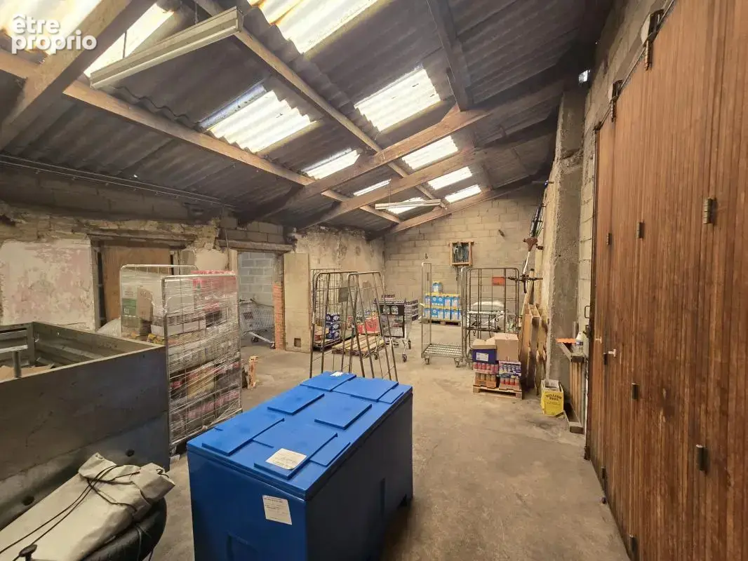 À vendre   Ensemble immobilier au centre de Sablé-sur-Sarthe - photo 3