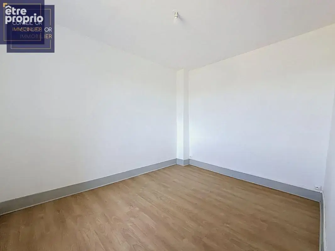 Maison T5 - 4 chambres - 160 m2 - terrain 1500 m2 - photo 10