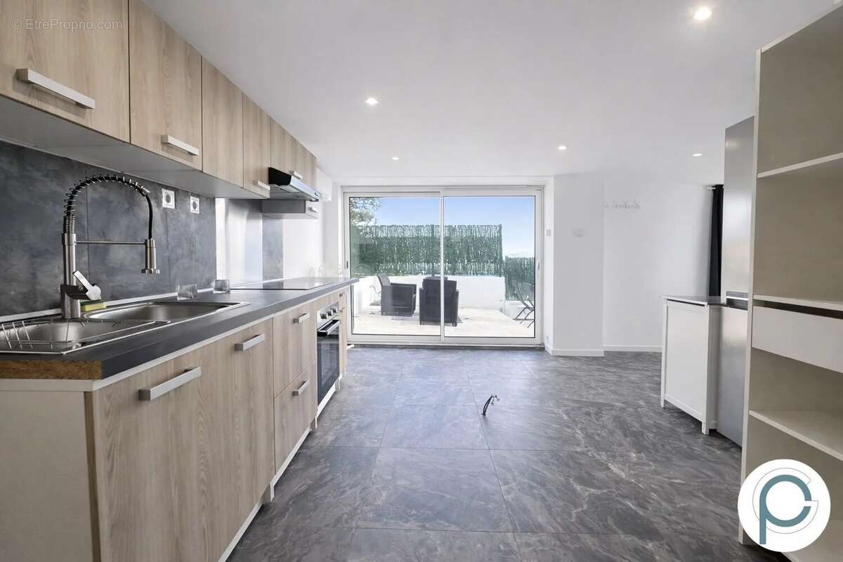 Maison à LE CASTELLET