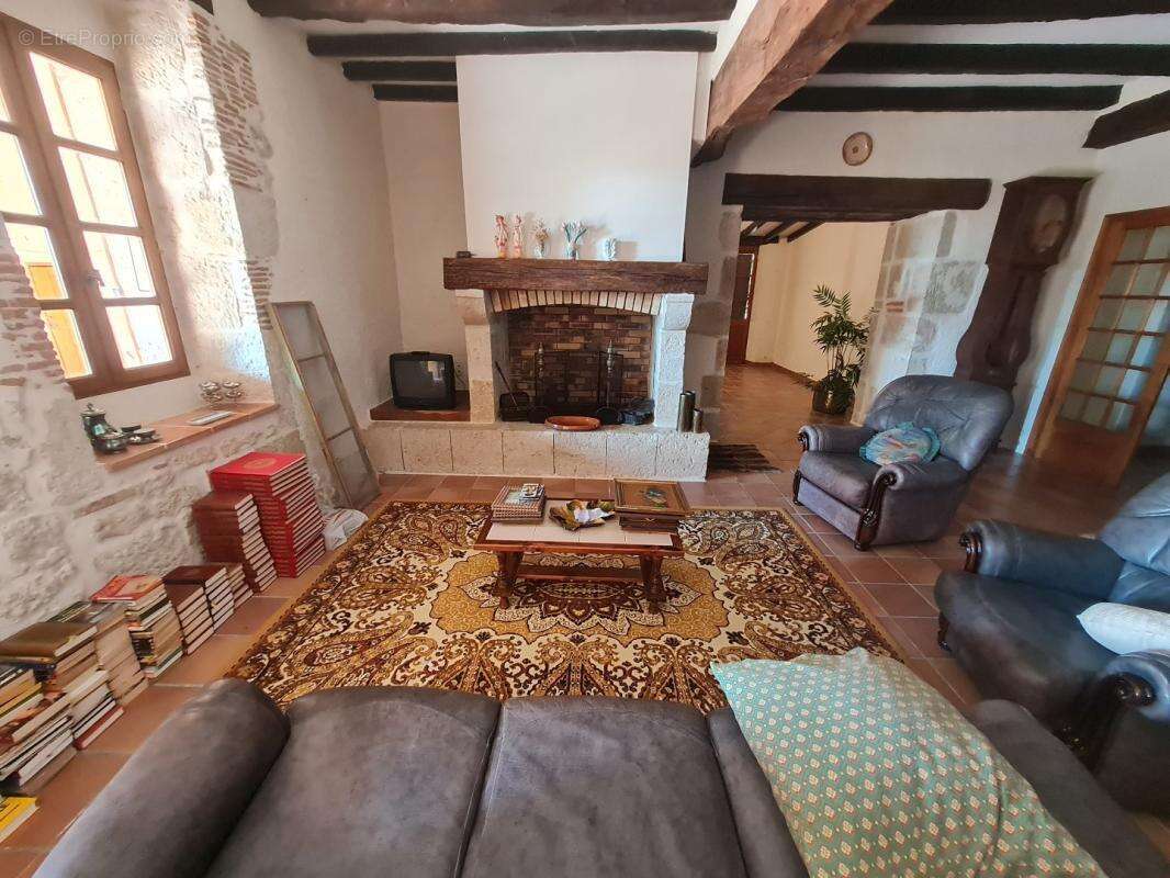 Maison à SAINTE-MERE