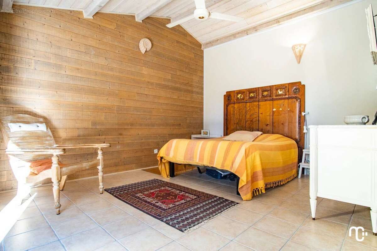 Maison à POURRIERES