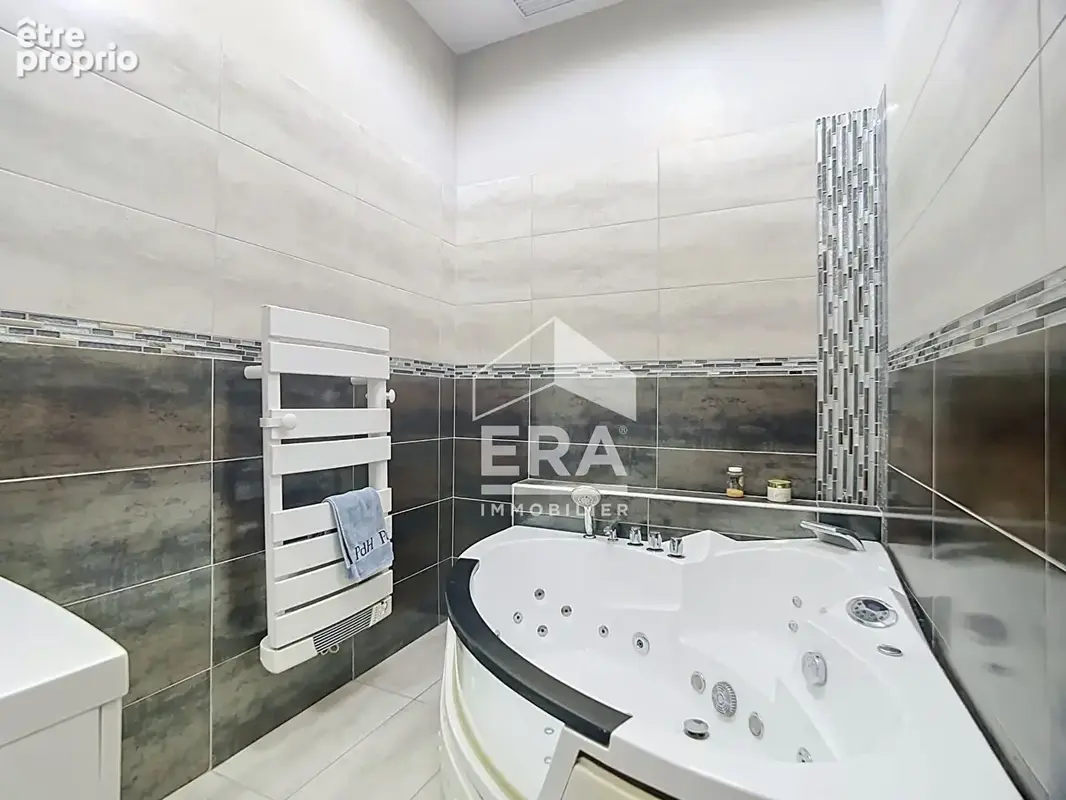 Appartement T4 de 116 m²  - Notre Dame du Mont - Marseille 13006 - photo 5
