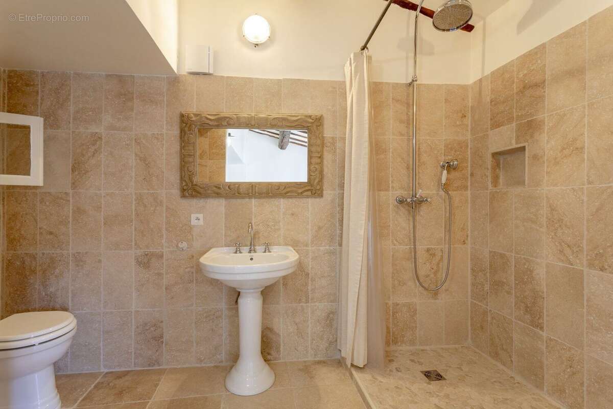 Belle maison de Village 205m2, Sud Luberon - 2 terrasses, Vue panoramique et Garage - photo 10