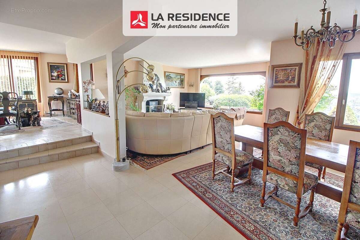 Maison à VAUX-SUR-SEINE