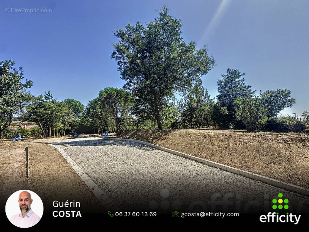 Terrain à LES HAIES