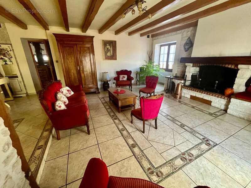 Maison à NALLIERS