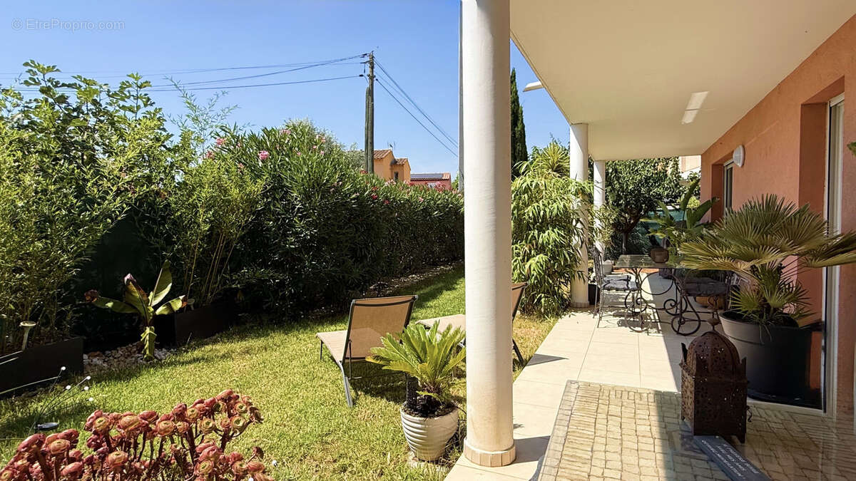 Superbe t3 en rez-de-jardin avec 135 m2 d’extérieur - garage + parking - photo 10