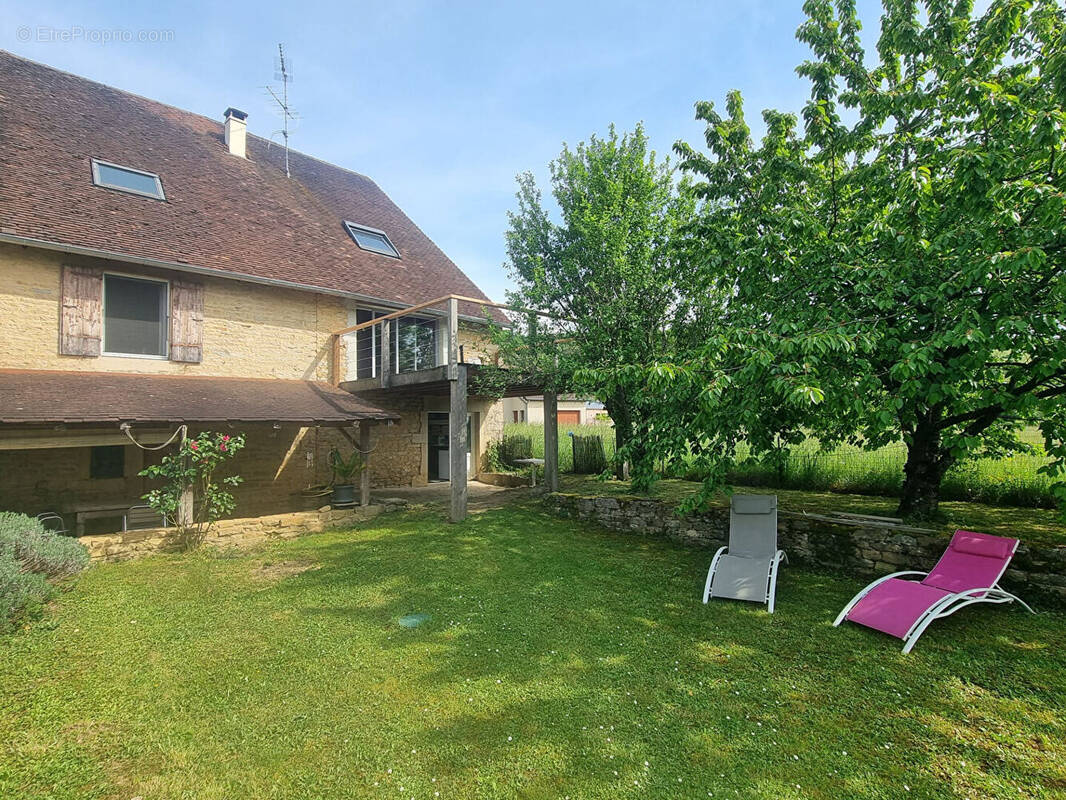 Maison à LONS-LE-SAUNIER