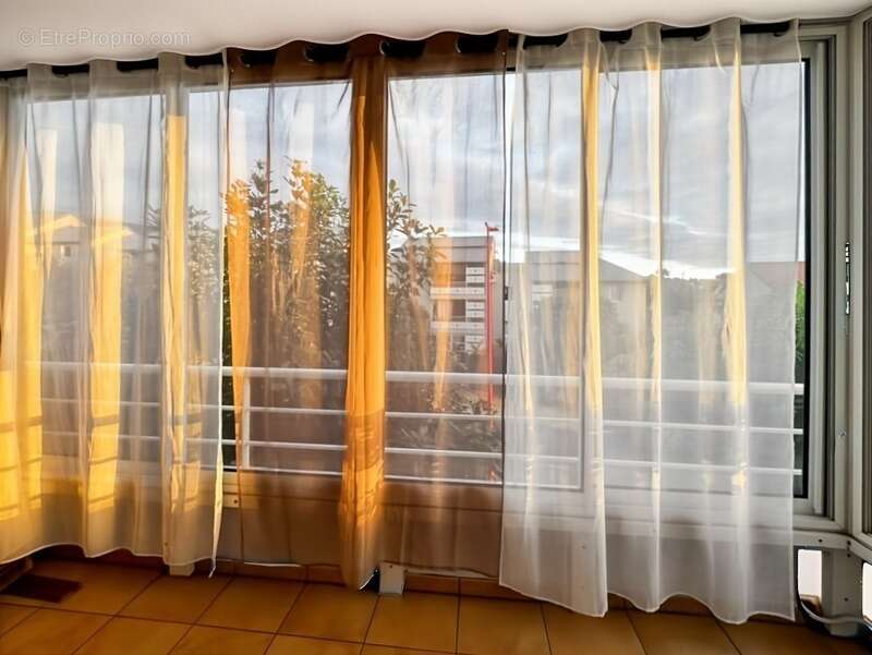 Investissement locatif – Studio vendu loué Résidence Terrasses de Moulin Joli la Possession - photo 4