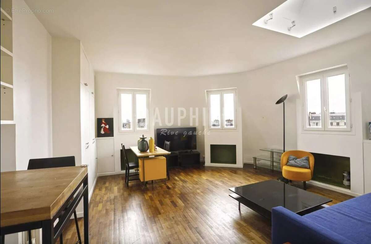 Appartement à PARIS-8E
