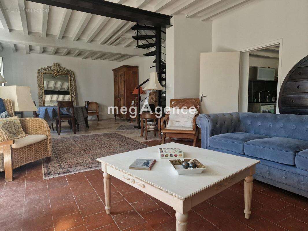 Maison à LONGUE-JUMELLES